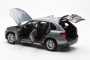 BMW X5 F15 Space Šedý Paragon 1:18 80432318988 Kov – obrázek 5 z 8