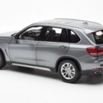 BMW X5 F15 Space Šedý Paragon 1:18 - image 7 of 8
