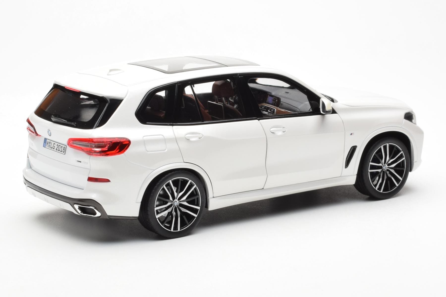 BMW X5 G05 Bílý Paragon 1:18 80432450996 Kov – obrázek 3 z 8