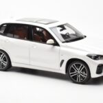 BMW X5 G05 Bílý Paragon 1:18 - image 6 of 8
