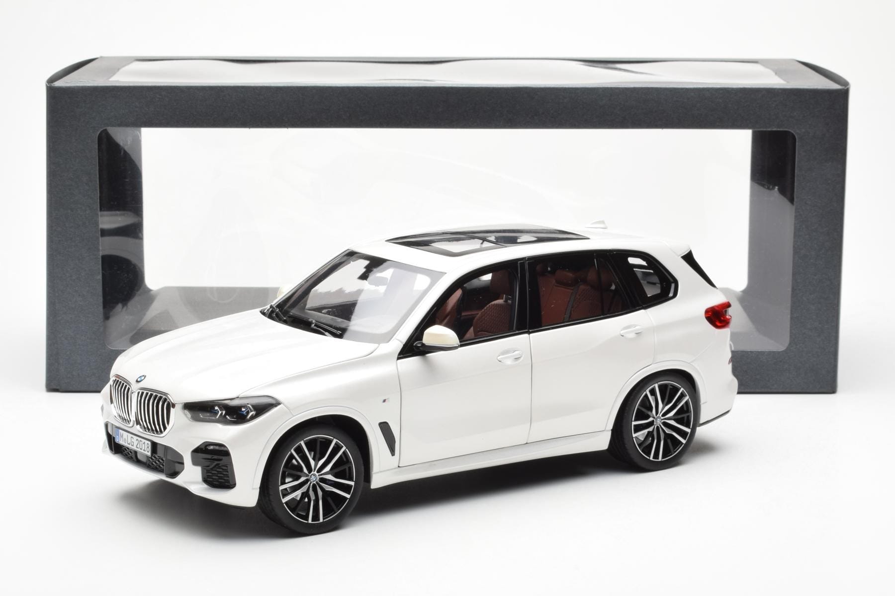 BMW X5 G05 Bílý Paragon 1:18 80432450996 Kov – obrázek 8 z 8