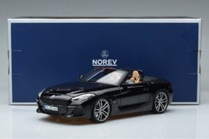 BMW Z4 G29 Černý Metalíza Norev 1:18 183272 Kov – obrázek 7 z 7