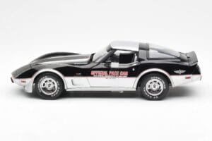 Chevrolet Corvette C3 Pace Car Indianapolis 500 1978 UT Models 1:18 21070 Kov – obrázek 3 z 6
