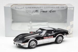 Chevrolet Corvette C3 Pace Car Indianapolis 500 1978 UT Models 1:18 21070 Kov – obrázek 6 z 6