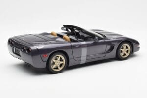 Chevrolet Corvette C5 Kabriolet Fialový Perleť Metalíza UT Models 1:18 21010 Kov – obrázek 2 z 6