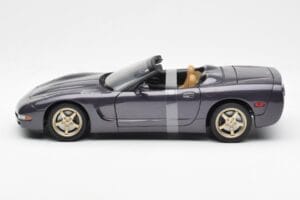 Chevrolet Corvette C5 Kabriolet Fialový Perleť Metalíza UT Models 1:18 21010 Kov – obrázek 3 z 6