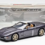 Chevrolet Corvette C5 Kabriolet Fialový Perleť Metalíza UT Models 1:18 - image 6 of 6