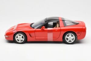 Chevrolet Corvette C5 Hardtop Červený UT Models 1:18 21041 Kov – obrázek 3 z 6