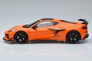 Chevrolet Corvette C8 Z06 Oranžový GT Spirit 1:18 GT417 Pryskyřice – obrázek 3 z 6