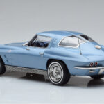 Chevrolet Corvette C2 Sting Ray Modrý Norev 1:18 - image 5 of 6