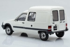 Citroen C15 E Bílý Otto 1:18 OT956B Pryskyřice – obrázek 4 z 6