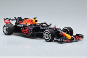 Red Bull Racing RB16B #33 M. Verstappen Abu Dhabi GP F1 World Champion 2021 Minichamps 1:18 110212333 Kov – obrázek 4 z 6