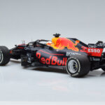 Red Bull Racing RB16B #33 M. Verstappen Abu Dhabi GP F1 World Champion 2021 Minichamps 1:18 - image 5 of 6