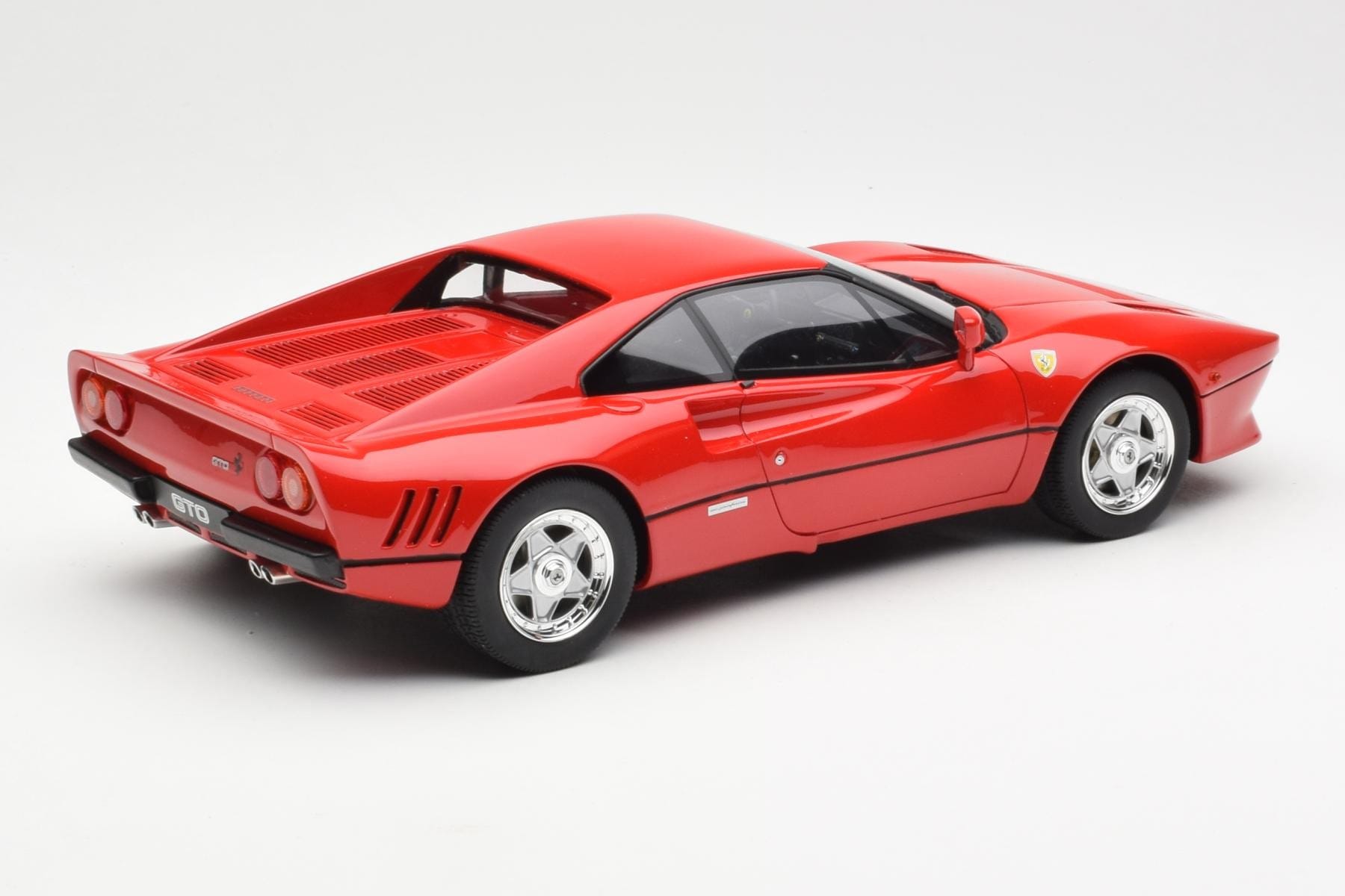 Ferrari 288 GTO Červený GT Spirit 1:18 GT288 Pryskyřice – obrázek 2 z 6