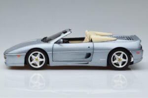Ferrari F355 Spider Hot Wheels 1:18 23907 Kov – obrázek 4 z 7