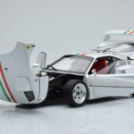 Ferrari F40 Perleťová Bílá Italy Kyosho 1:18 - image 2 of 8