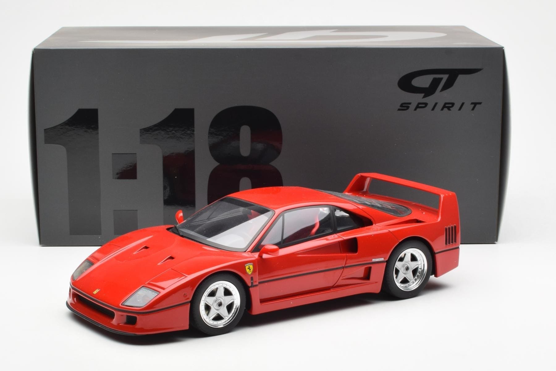 Ferrari F40 Červený GT Spirit 1:18 GT291 Pryskyřice – obrázek 5 z 5