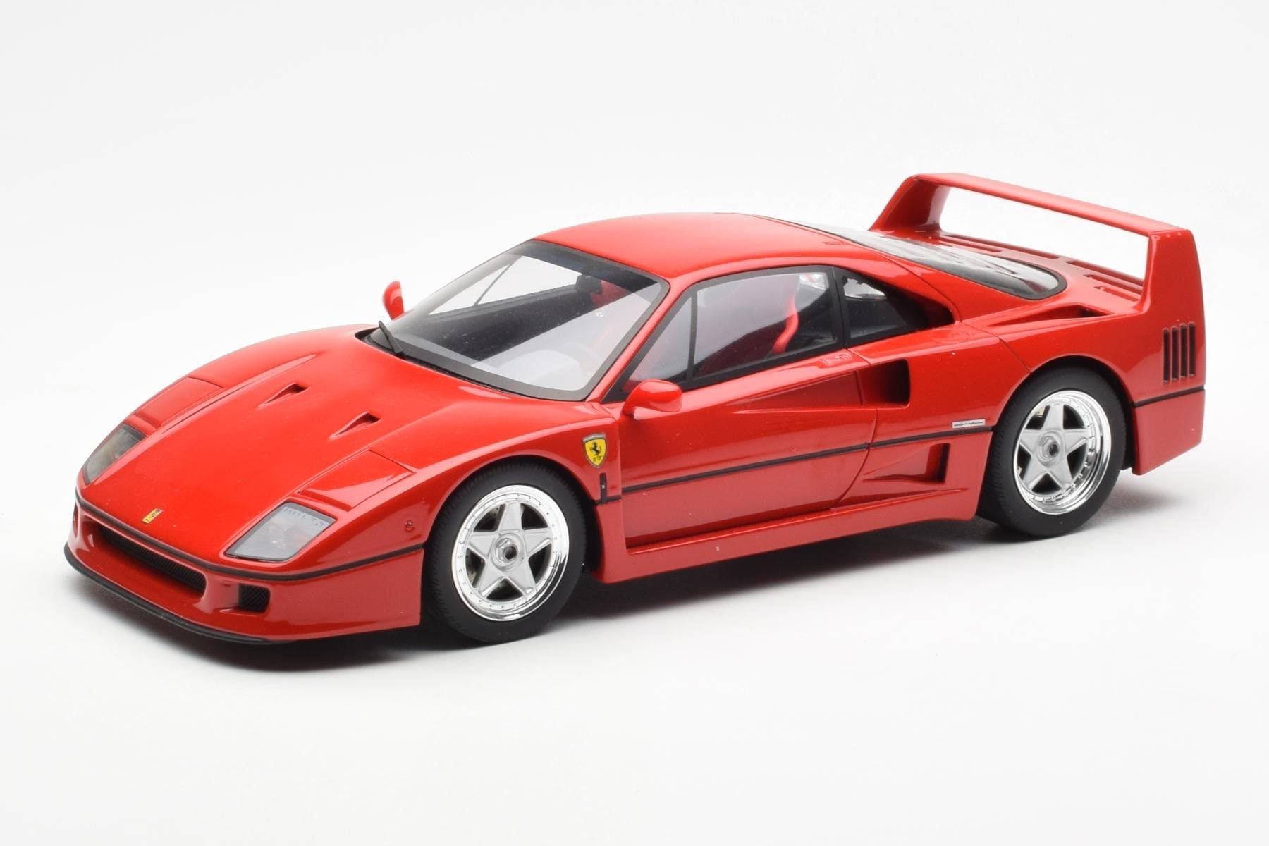 Ferrari F40 Červený GT Spirit 1:18 GT291 Pryskyřice
