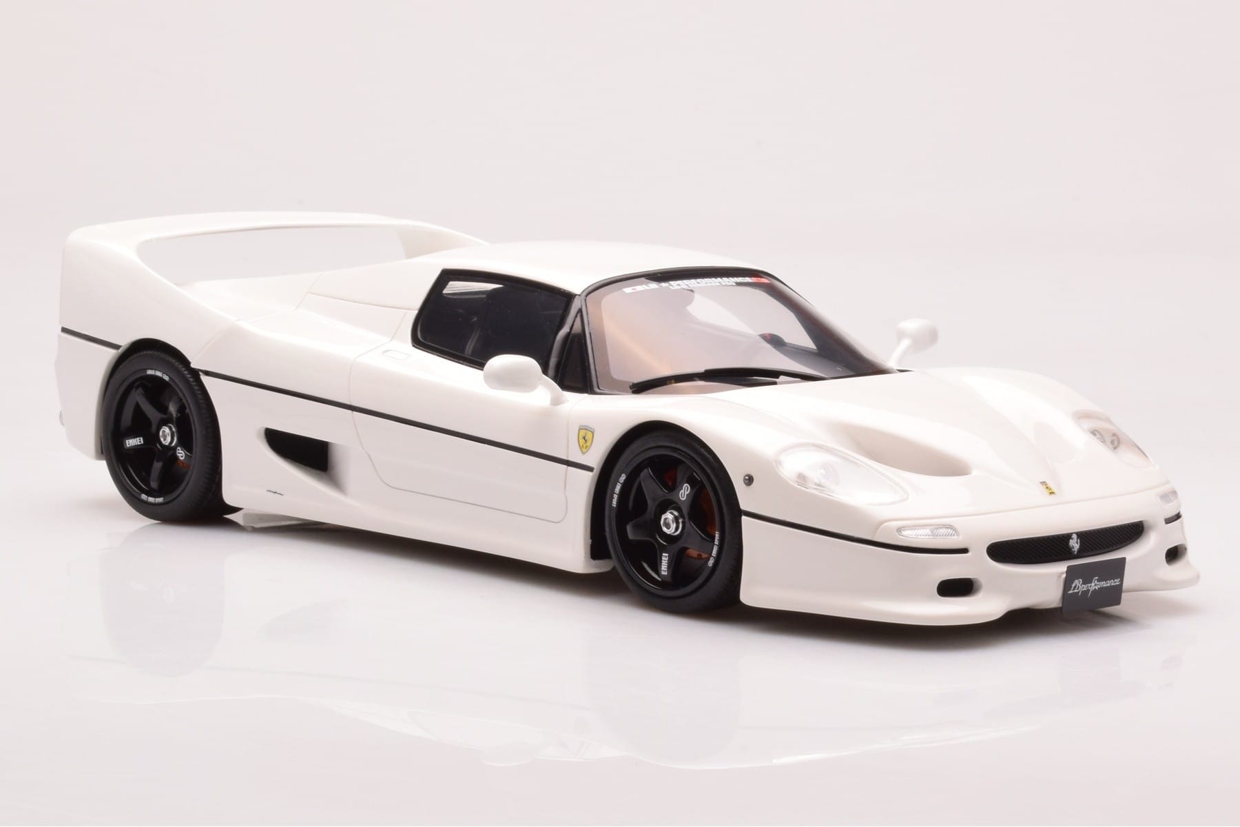 Ferrari F50 LBWK Liberty Walk Bílý GT Spirit 1:18 GT437 Pryskyřice – obrázek 4 z 6