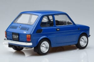Fiat 126P Modrý MCG 1:18 MCG18324 Kov – obrázek 2 z 6