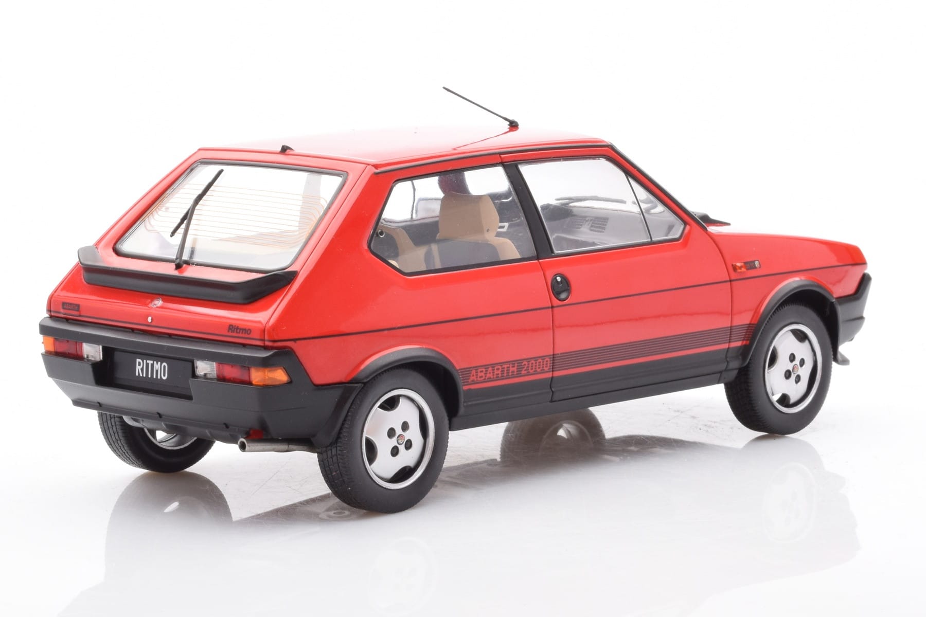 Fiat Ritmo TC 125 Abarth Červený MCG 1:18 MCG18416 Kov – obrázek 2 z 6
