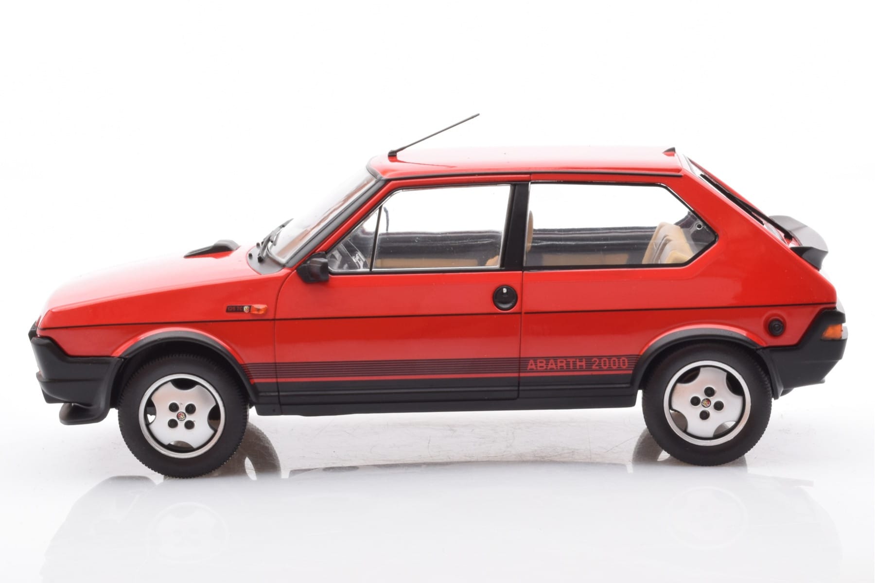 Fiat Ritmo TC 125 Abarth Červený MCG 1:18 MCG18416 Kov – obrázek 3 z 6