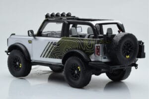 Ford Bronco RTR Iconic Stříbrný GT Spirit 1:18 GT404 Pryskyřice – obrázek 5 z 6