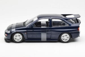 Ford Escort RS Cosworth Modrý Metallic UT Models 1:18 180082101-R1 Kov – obrázek 3 z 6