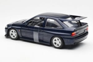 Ford Escort RS Cosworth Modrý Metallic UT Models 1:18 180082101-R1 Kov – obrázek 4 z 6