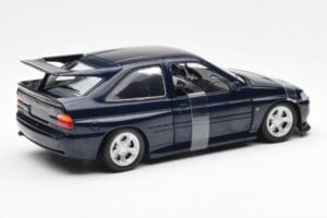 Ford Escort RS Cosworth Modrý Metallic UT Models 1:18 180082101-R1 Kov – obrázek 5 z 6