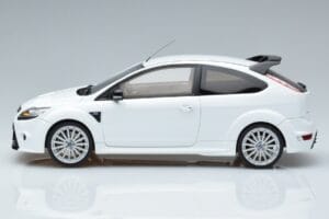 Ford Focus RS Mk2 Bílý Otto 1:18 OT977 Pryskyřice – obrázek 3 z 6