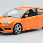 Ford Focus Mk2 ST 2.5 Electric Oranžový Otto 1:18