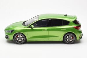 Ford Focus Mk5 ST Phase 2 Mean Zelený Otto 1:18 OT450 Pryskyřice – obrázek 3 z 6