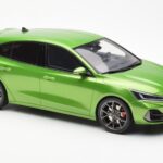 Ford Focus Mk5 ST Phase 2 Mean Zelený Otto 1:18 OT450 - image 4 of 6