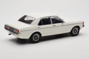 Ford Granada Mk1 Bílý MCG 1:18 MCG18395 Kov – obrázek 2 z 6