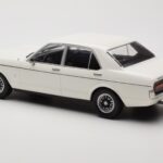 Ford Granada Mk1 Bílý MCG 1:18 MCG18395 - image 5 of 6