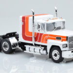 Ford LTL 9000 Bílý Červený Oranžový IXO 1:43 - image 3 of 5