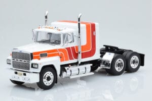 Ford LTL 9000 Bílý Červený Oranžový IXO 1:43 TR094