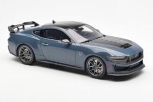 Ford Mustang Dark Horse Vapor Modrý Metallic GT Spirit 1:18 GT454 Pryskyřice – obrázek 4 z 6