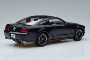 Ford Mustang GT S197 Bullitt AUTOart 1:18 73067 Kov – obrázek 3 z 7