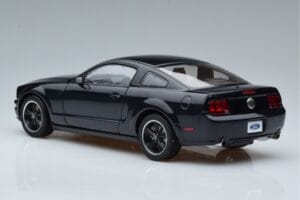 Ford Mustang GT S197 Bullitt AUTOart 1:18 73067 Kov – obrázek 6 z 7
