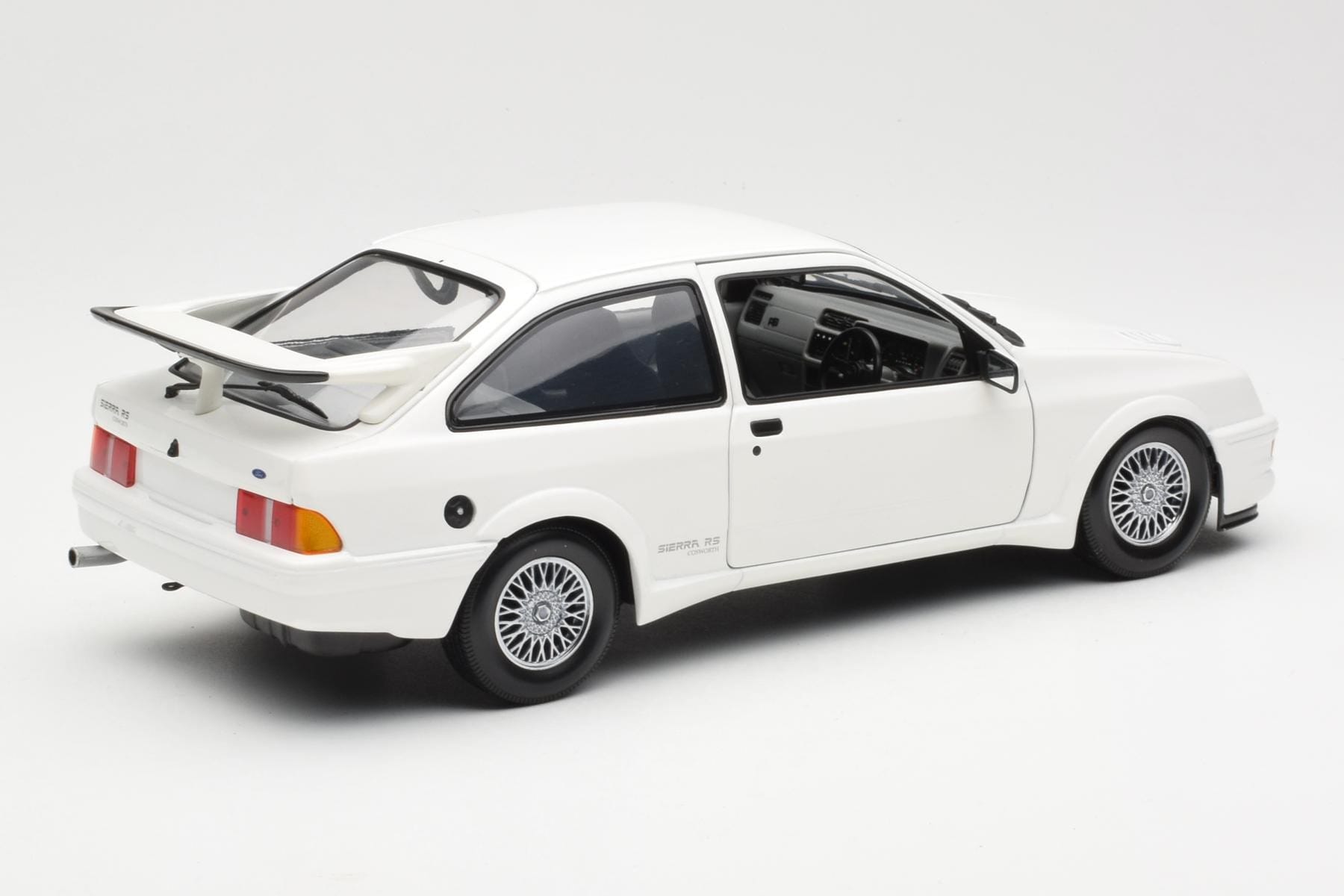 Ford Sierra RS RHD Bílý Minichamps 1:18 150084070 Kov – obrázek 3 z 8