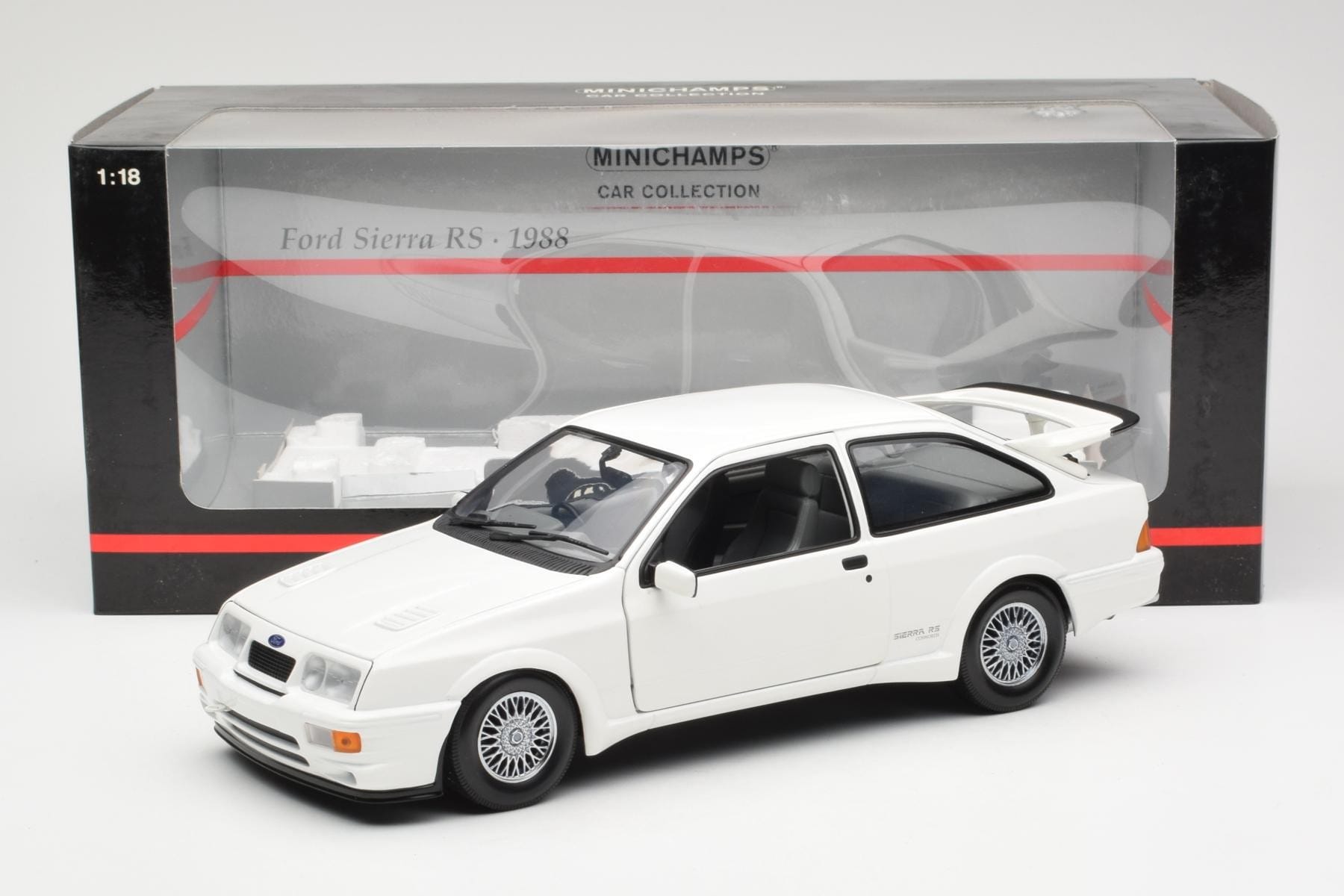 Ford Sierra RS RHD Bílý Minichamps 1:18 150084070 Kov – obrázek 8 z 8