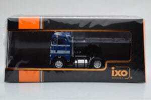 Freightliner COE Modrý Bílý IXO 1:43 TR111 Kov – obrázek 4 z 4