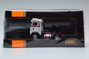 Freightliner COE Bílý IXO 1:43 TR128 Kov – obrázek 6 z 6