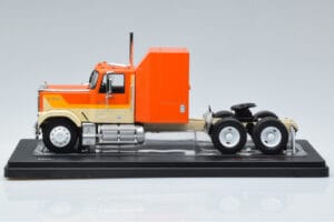 GMC General Oranžový IXO 1:43 TR129 Kov – obrázek 3 z 6