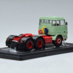 Henschel HS 19 TS Zelený IXO 1:43 - image 2 of 6