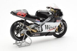 Honda NSR500 West Honda Pons #65 L. Capirossi 500cc World Championship 2001 Minichamps 1:12 122016165 Kov – obrázek 3 z 4