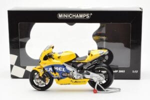 Honda RC211V Pramac Pons #3 M. Biaggi MotoGP 2003 Minichamps 1:12 122037103 Kov – obrázek 4 z 4