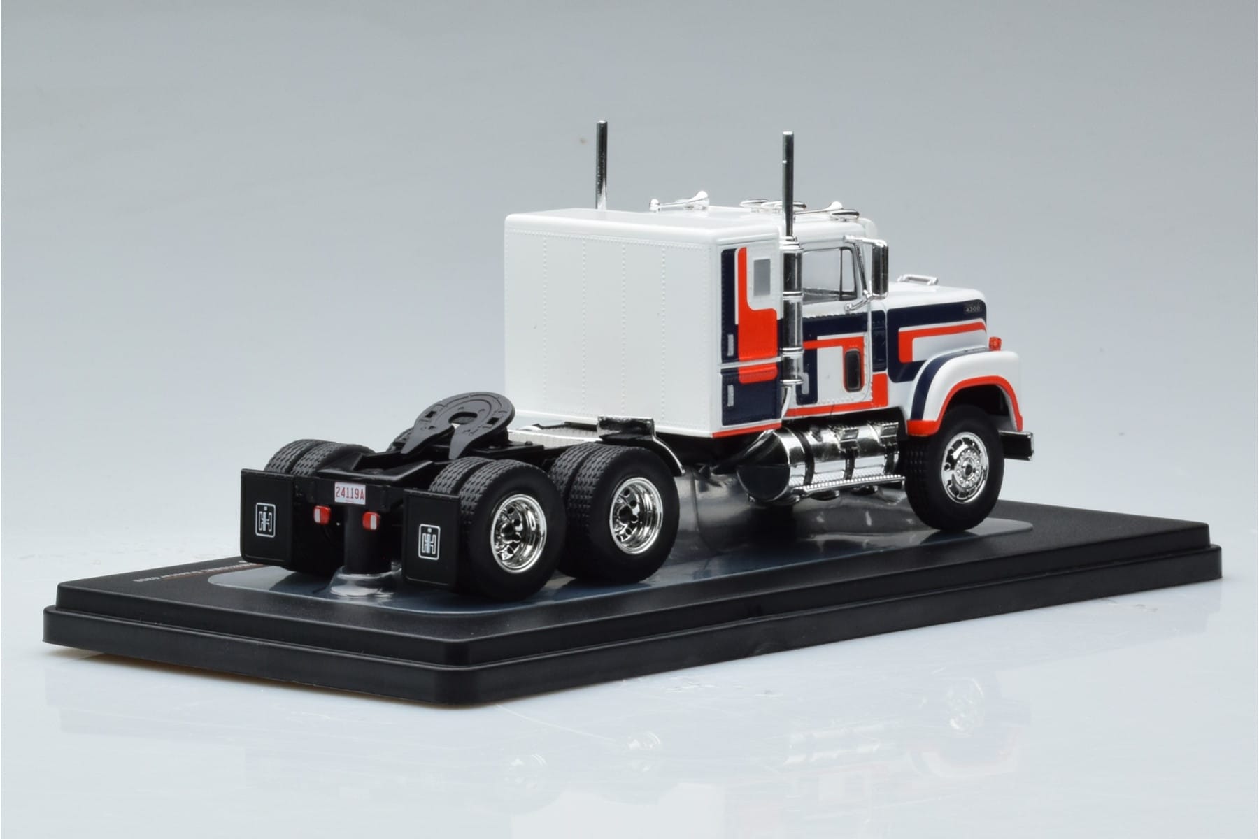 International Transtar 4300 Bílý IXO 1:43 TR153 Kov – obrázek 2 z 6